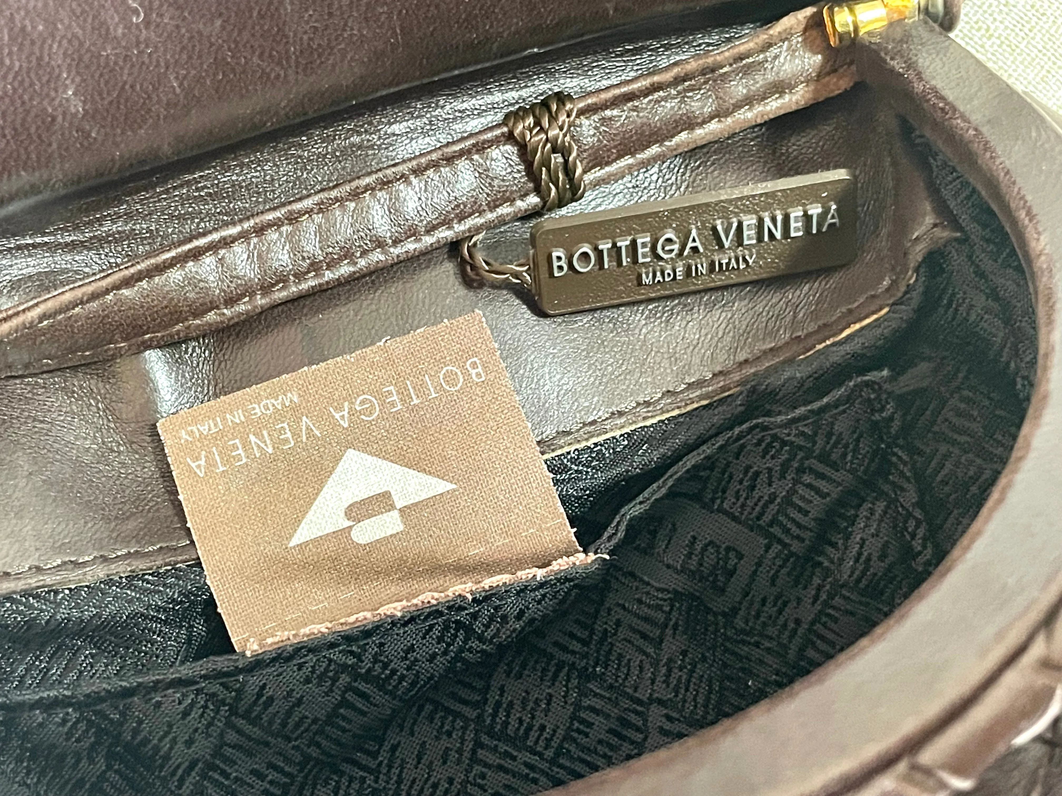 Vintage Bottega Veneta brown fisherman style intrecciato shoulder bag, mini purse. Unique piece you must have. 070218ys10