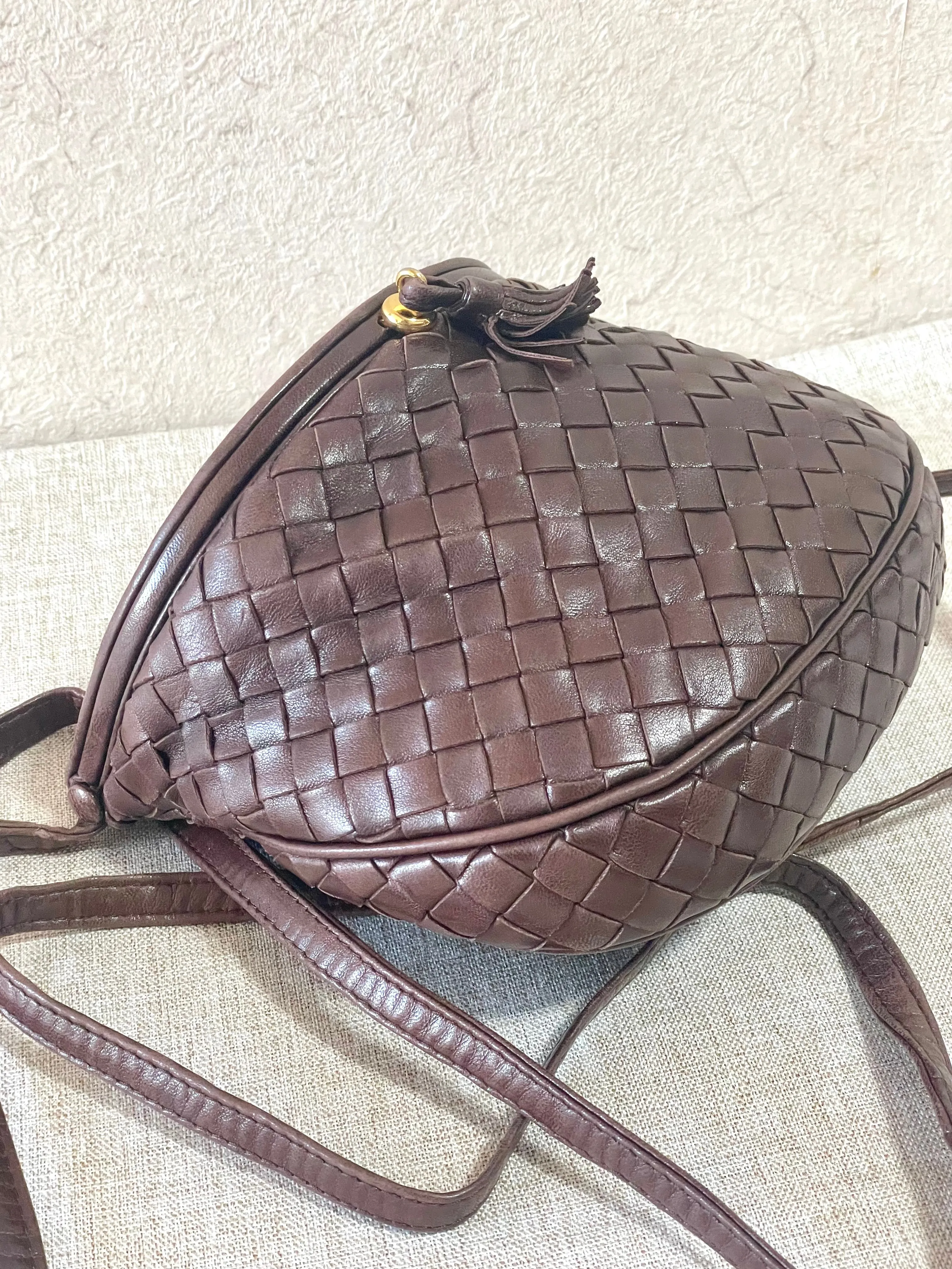 Vintage Bottega Veneta brown fisherman style intrecciato shoulder bag, mini purse. Unique piece you must have. 070218ys10