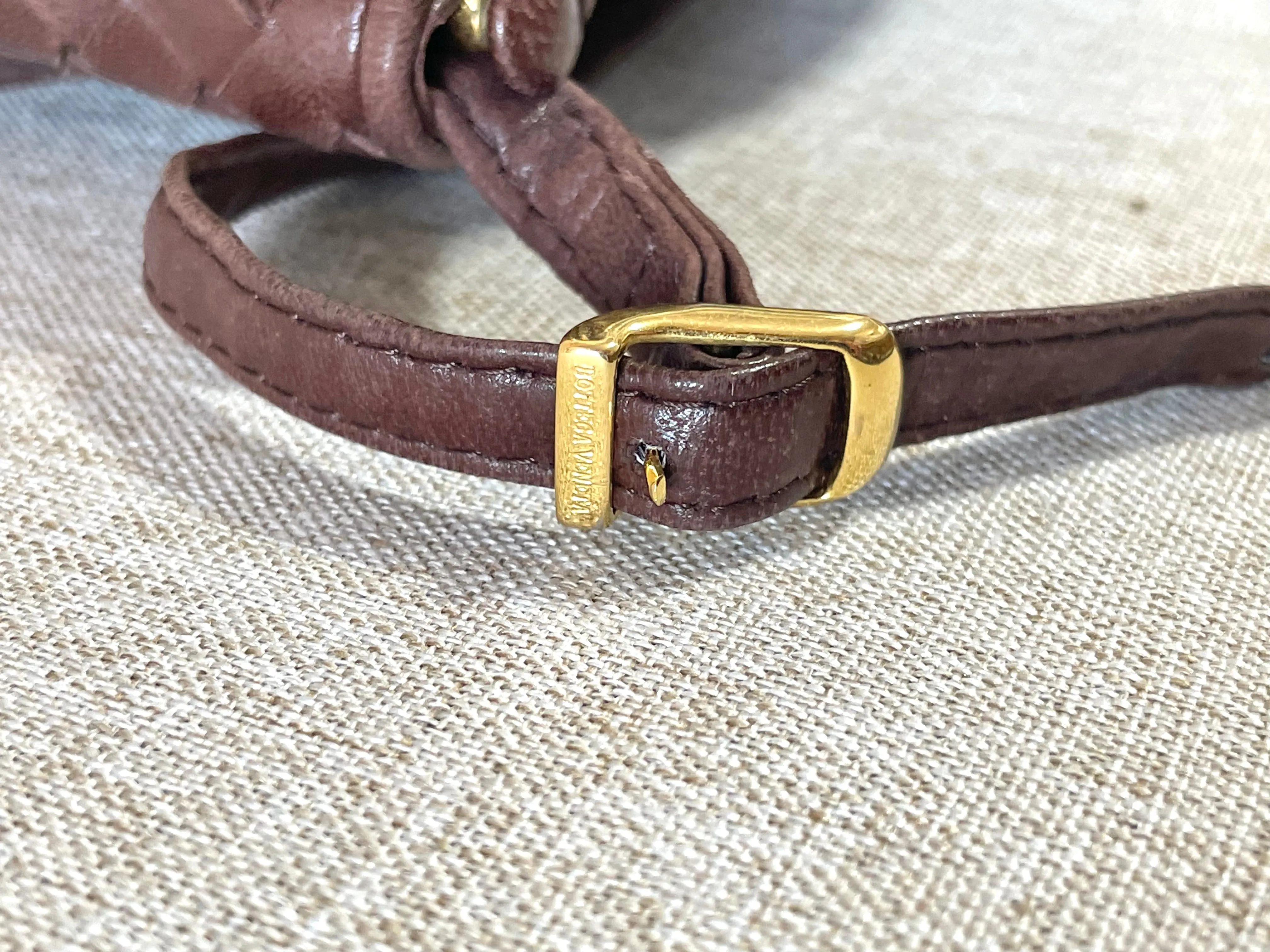 Vintage Bottega Veneta brown fisherman style intrecciato shoulder bag, mini purse. Unique piece you must have. 070218ys10