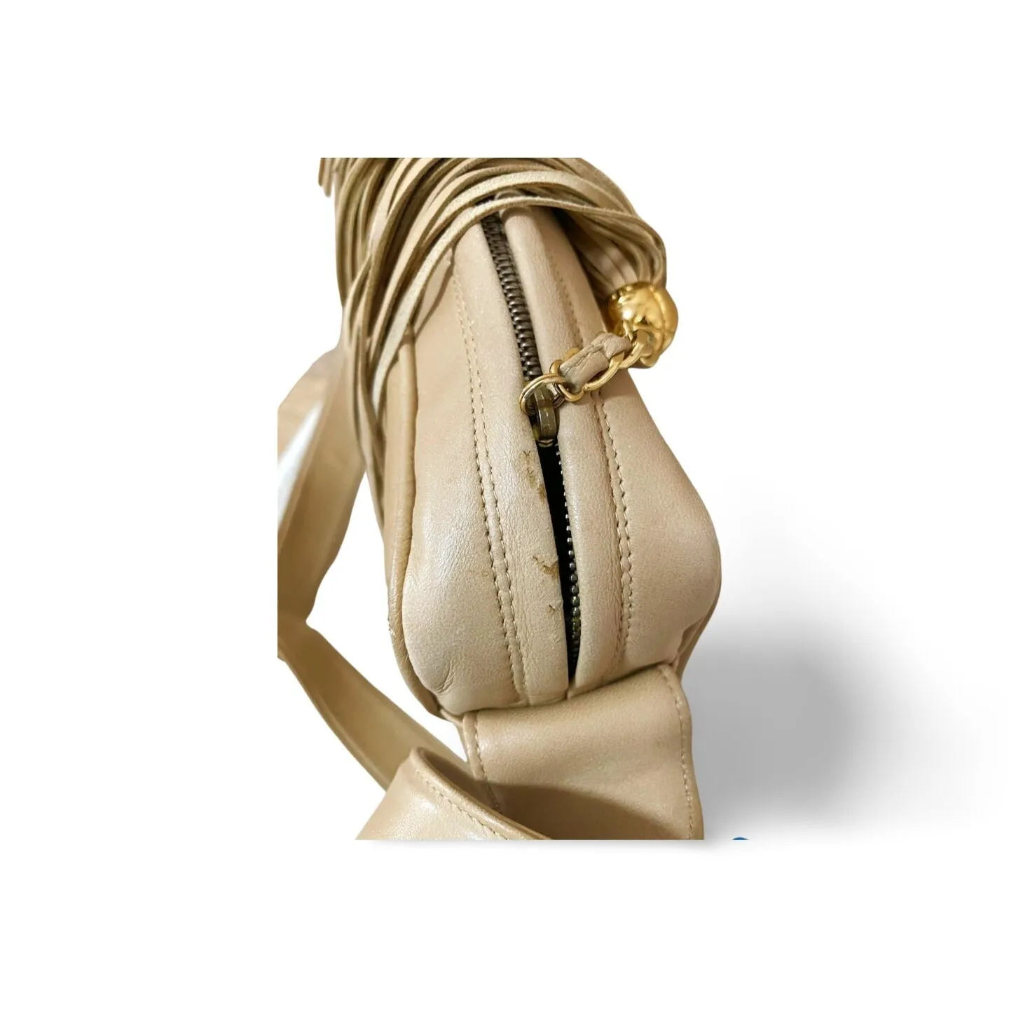 Vintage CHANEL beige lamb leather camera bag style chain shoulder purse with gold tone chain strap and fringe. CC stitch mark. 060123ac4