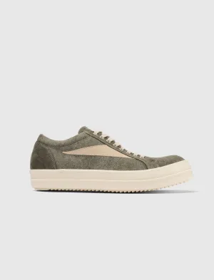 VINTAGE SNEAKERS