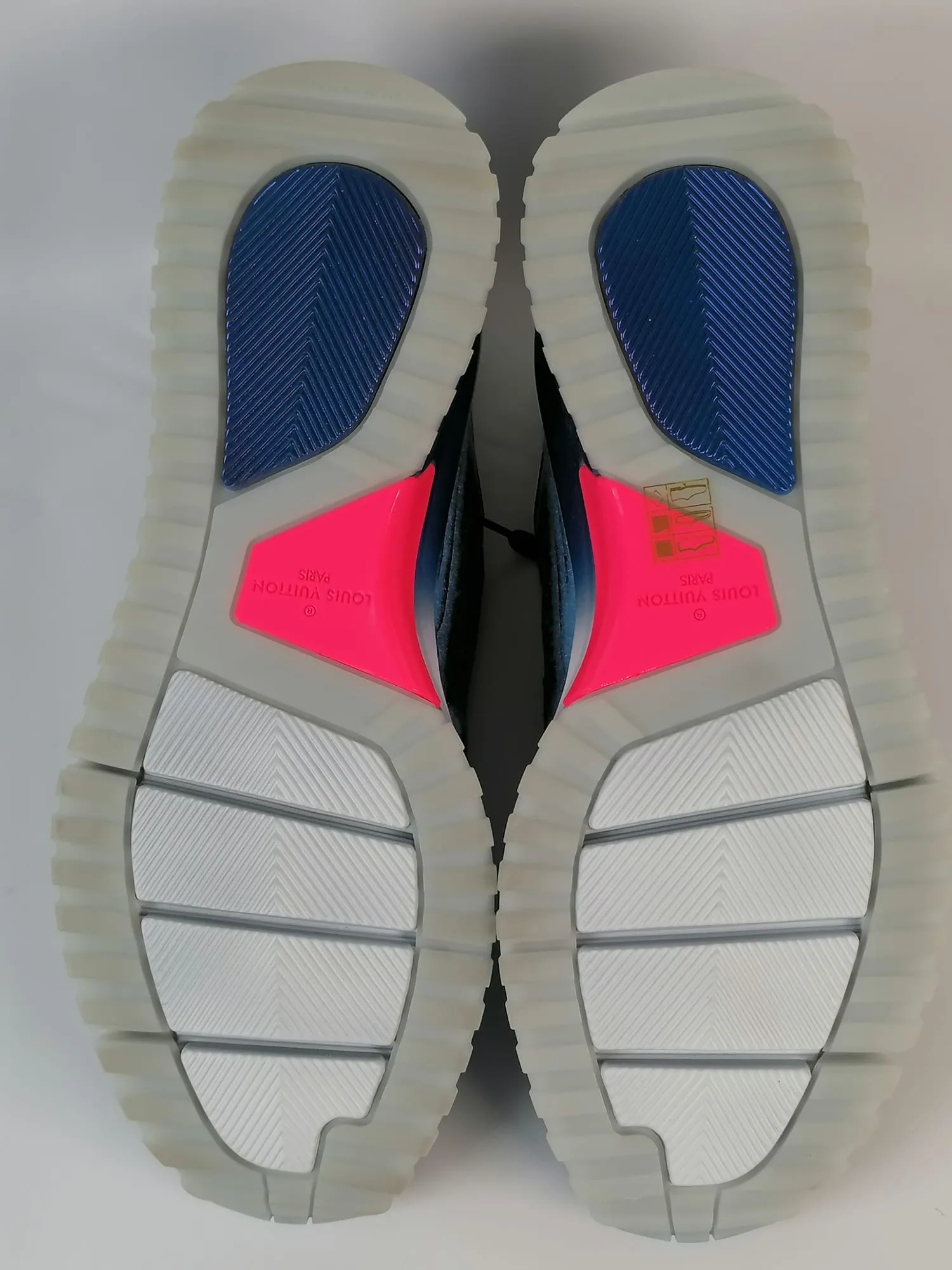 V.N.R. Sneaker