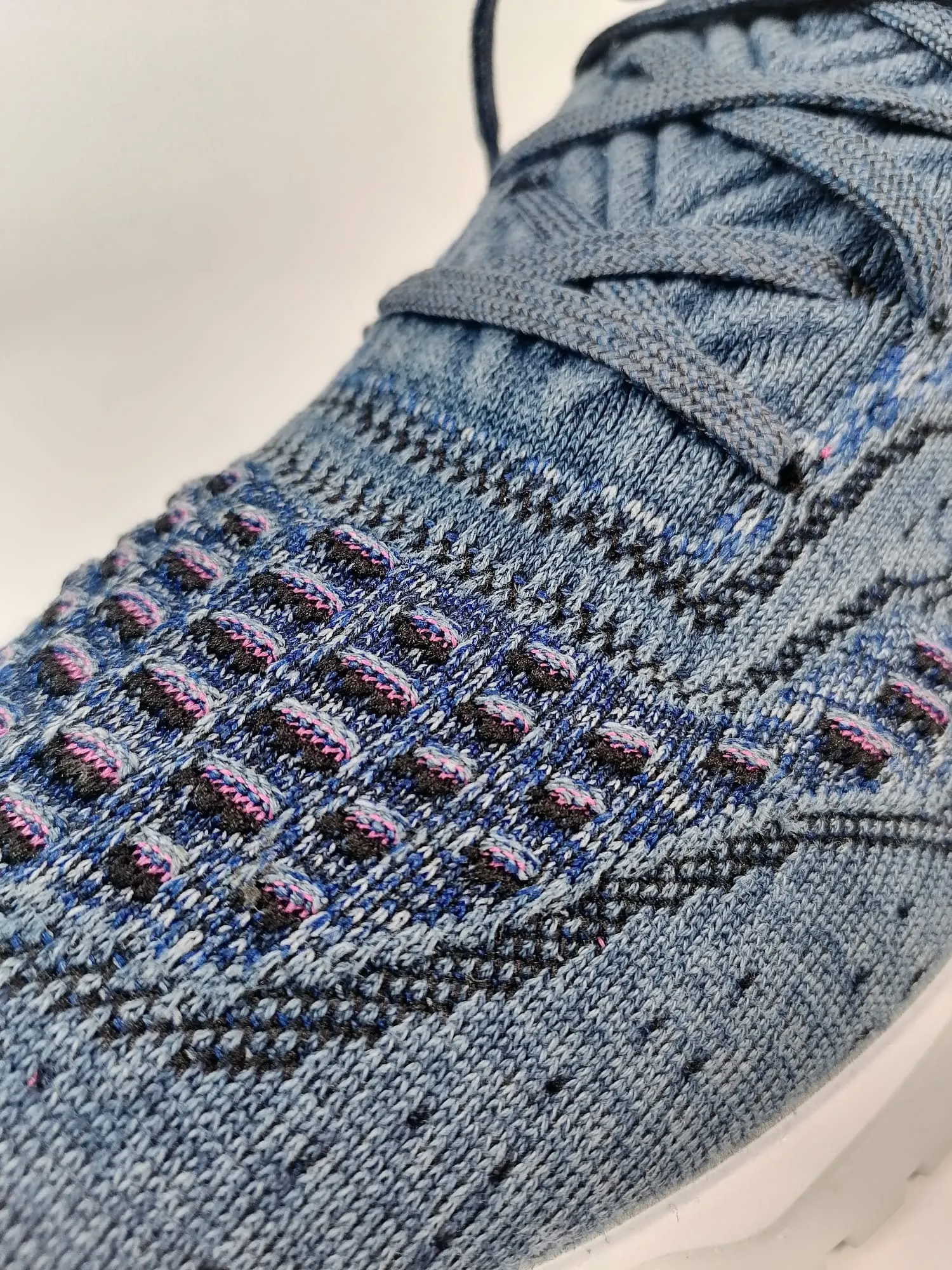 V.N.R. Sneaker