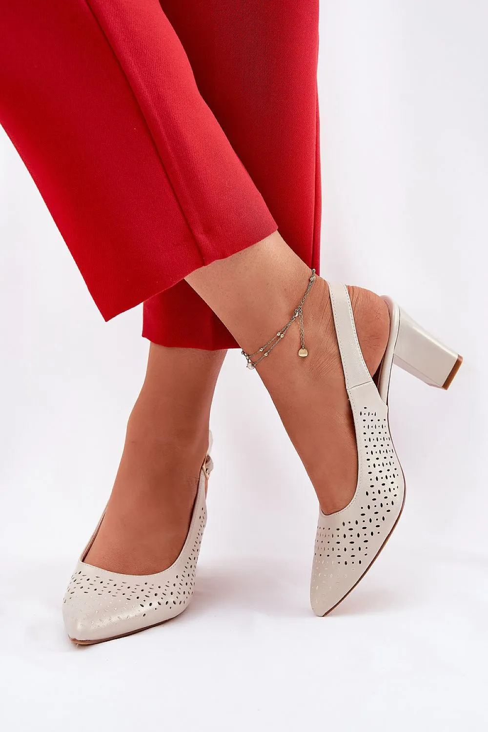 Women's sandals made of eco-leather
