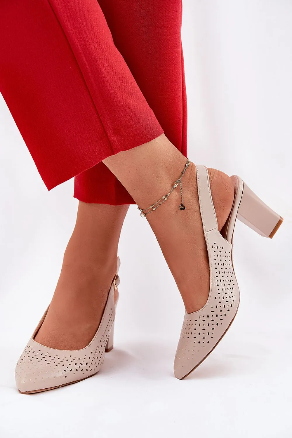 Women's sandals made of eco-leather